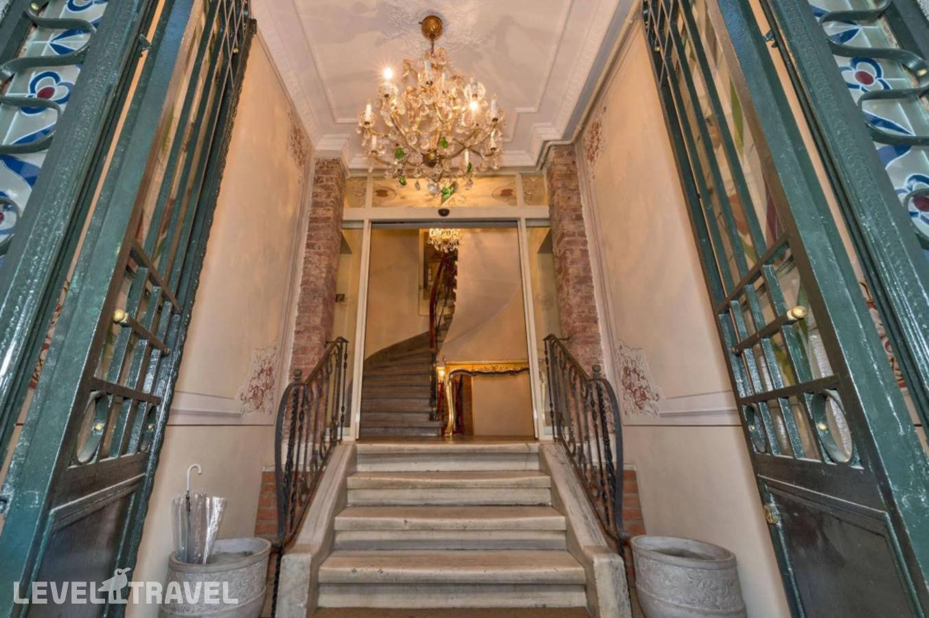 фотографии отеля Fresia Hotel (Ex. By Murat Crown) в Турция(Бейоглу) - фото №1