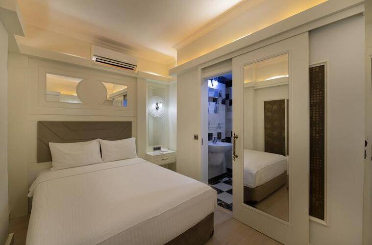 Castle Boutique Hotel
