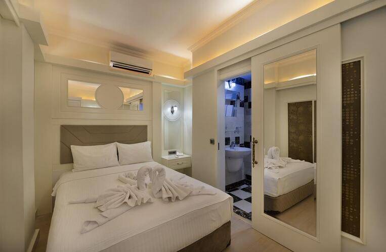 Castle Boutique Hotel