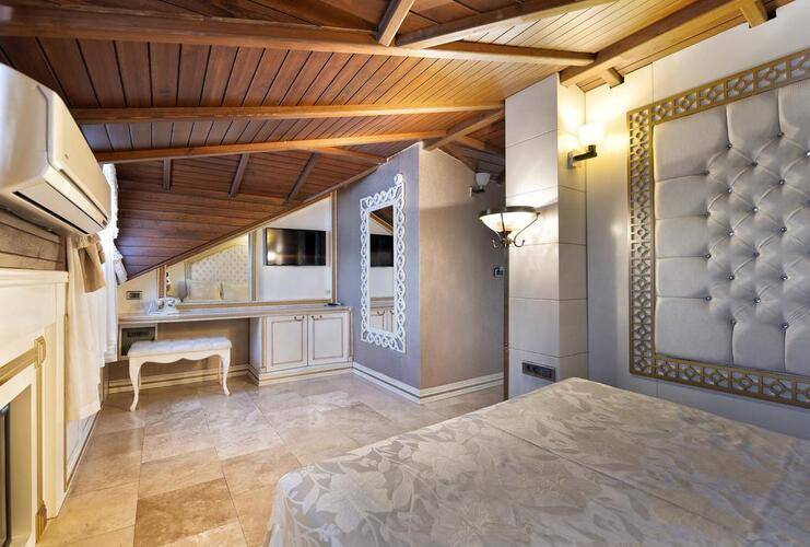 Castle Boutique Hotel