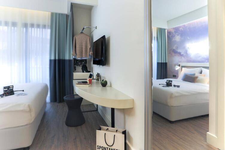 Cloud 7 Hotel