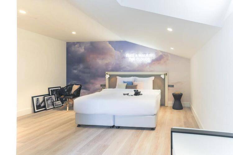 Cloud 7 Hotel