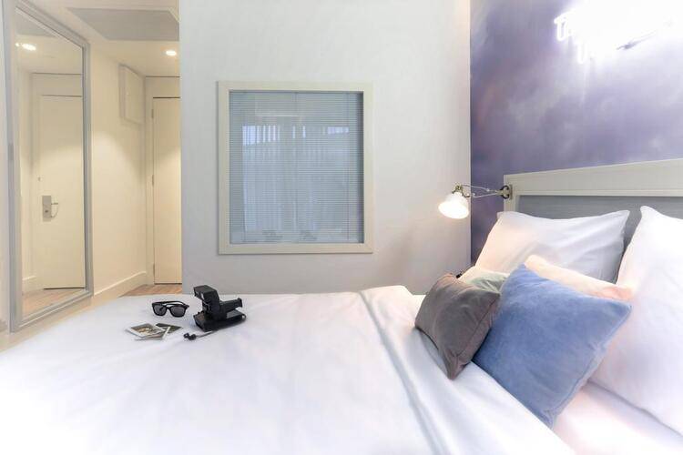 Cloud 7 Hotel