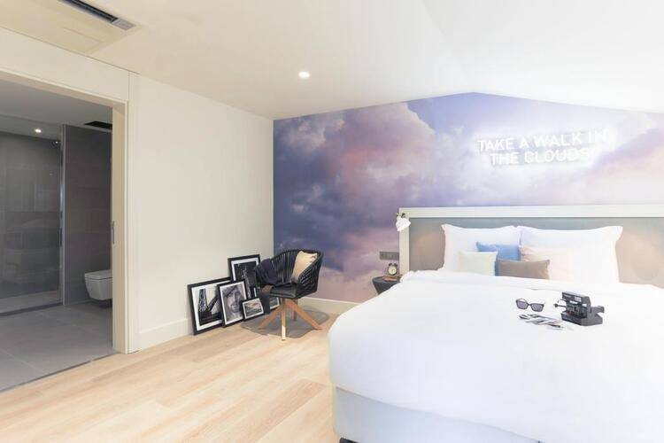 Cloud 7 Hotel