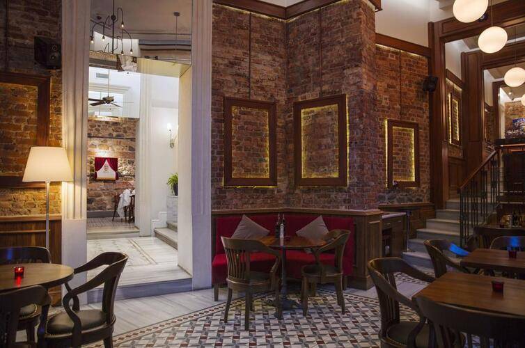 Corinne Hotel