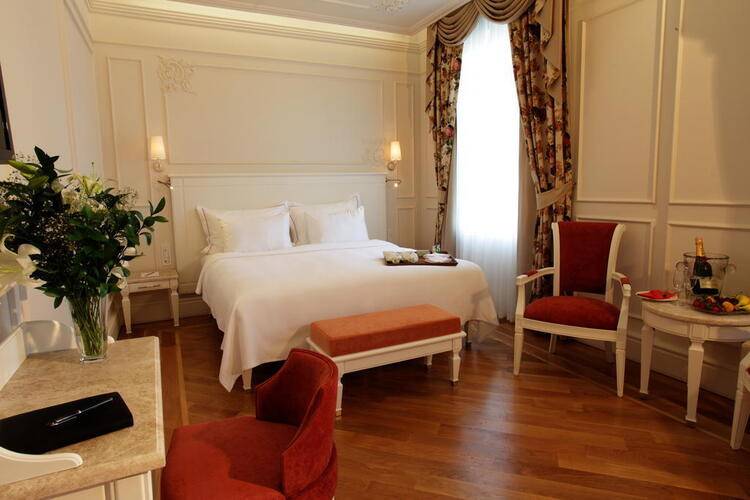 Corinne Hotel