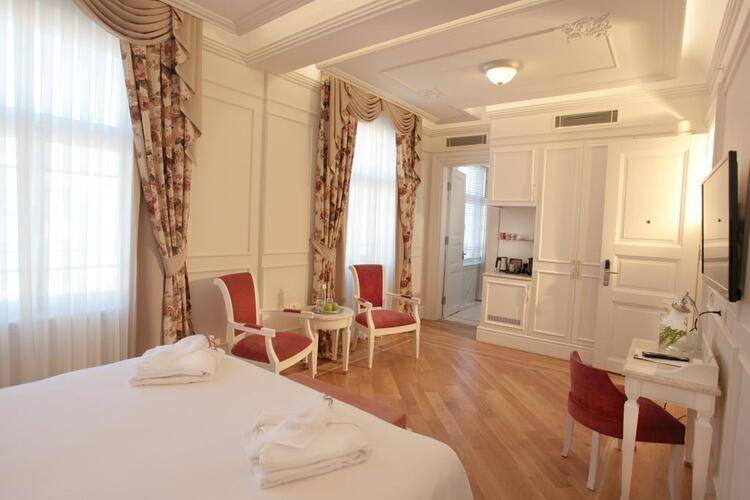 Corinne Hotel