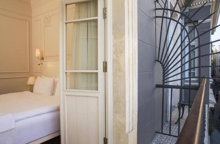Corinne Hotel