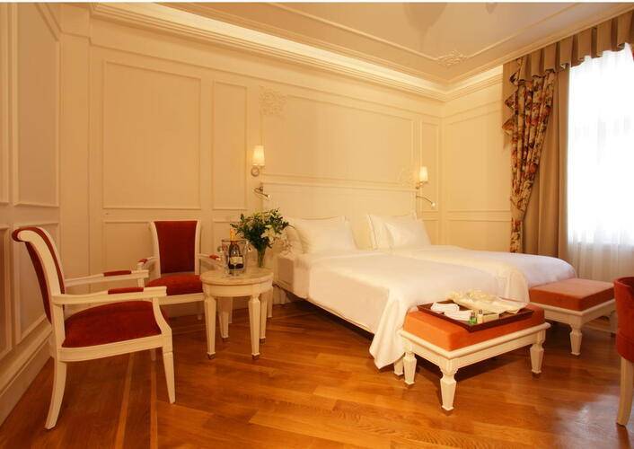 Corinne Hotel