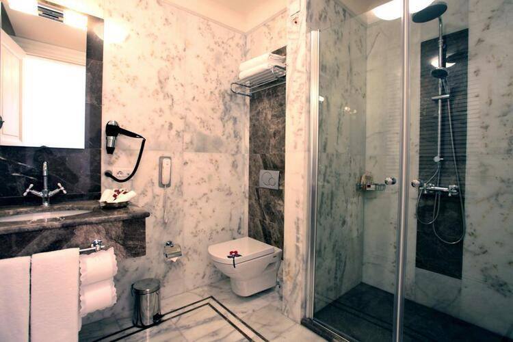 Corinne Hotel
