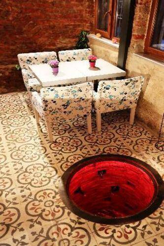 Corner Hot