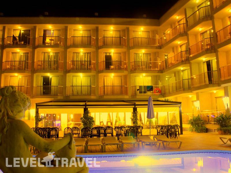 Фотография Aparthotel Miami Calella