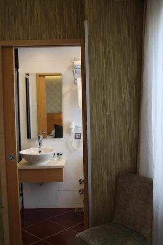 Emerald Hotel