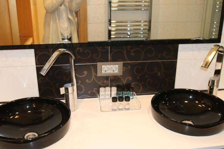 Emerald Hotel