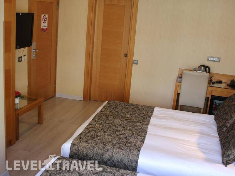 Фотография Emerald Hotel