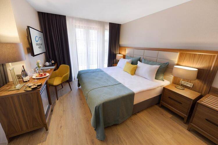 Endless Art Hotel