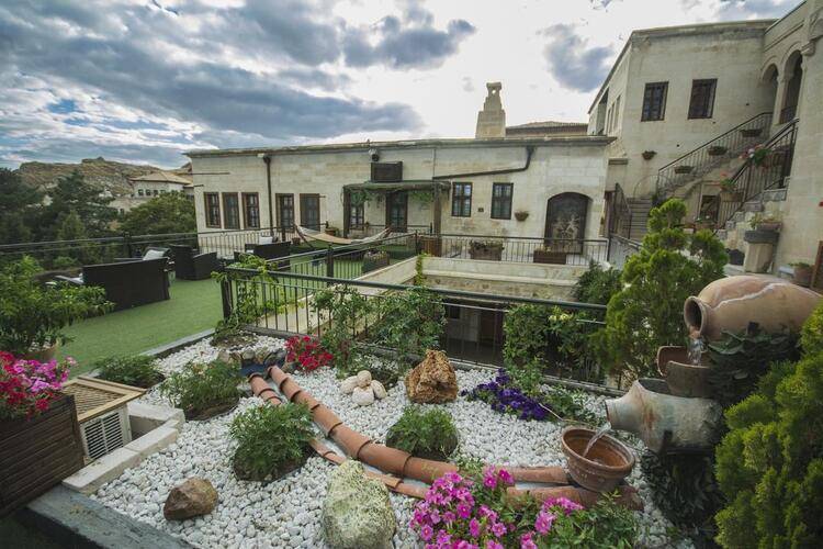 Fresco Cave Suites And Mansions
