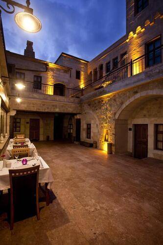 Fresco Cave Suites And Mansions
