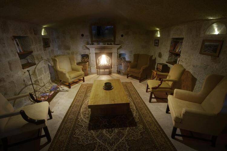 Fresco Cave Suites And Mansions