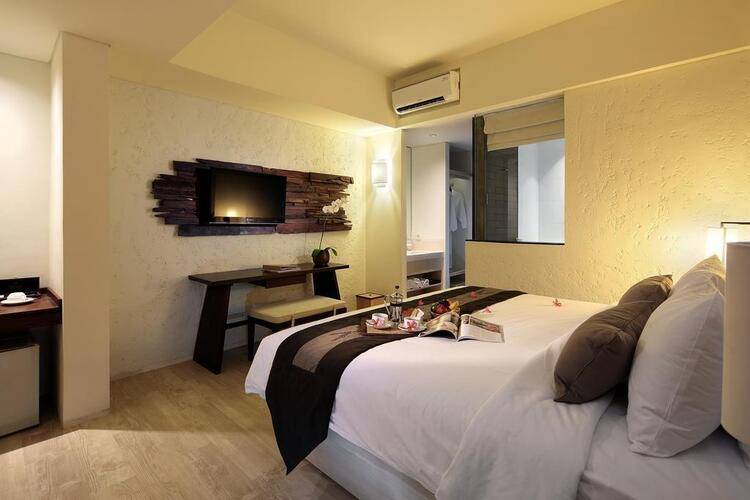 The Akmani Legian