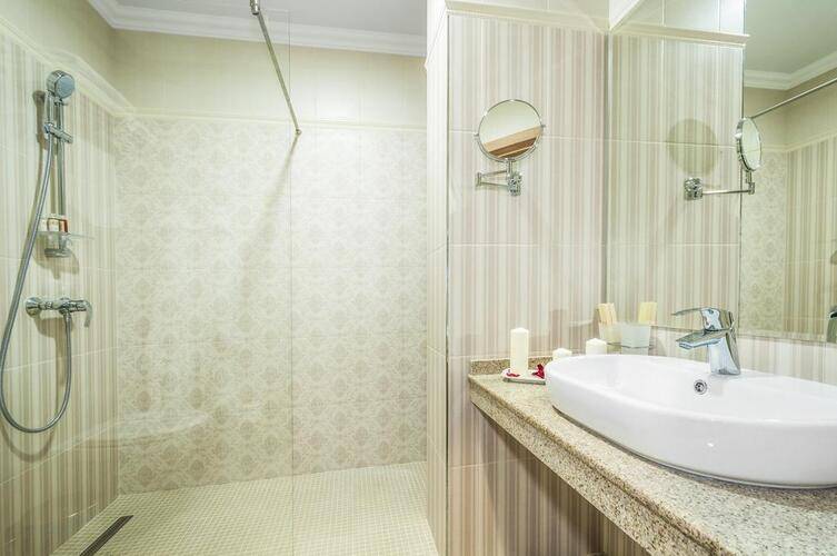 Отель Лермонт (Lermont Hotel)