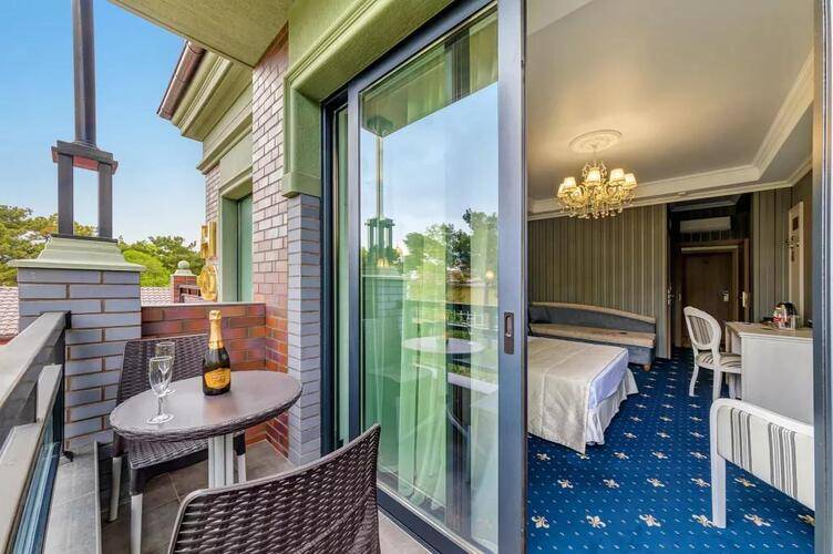 Отель Лермонт (Lermont Hotel)