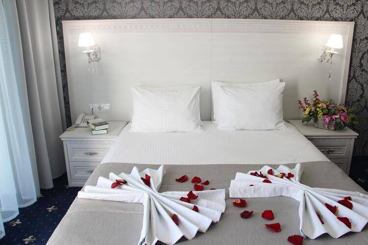 Отель Лермонт (Lermont Hotel)