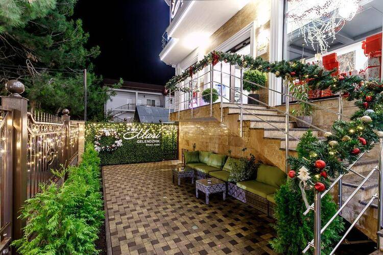 Мари Отель (Mari Hotel)