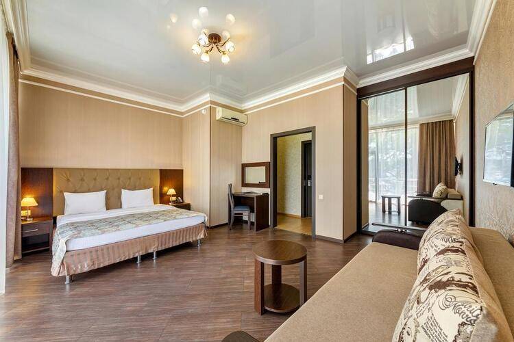 Мари Отель (Mari Hotel)