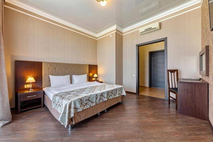Мари Отель (Mari Hotel)