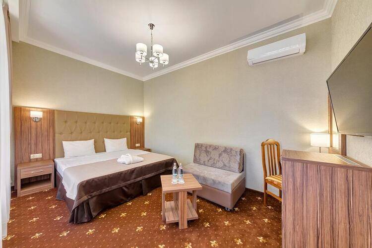 Мари Отель (Mari Hotel)