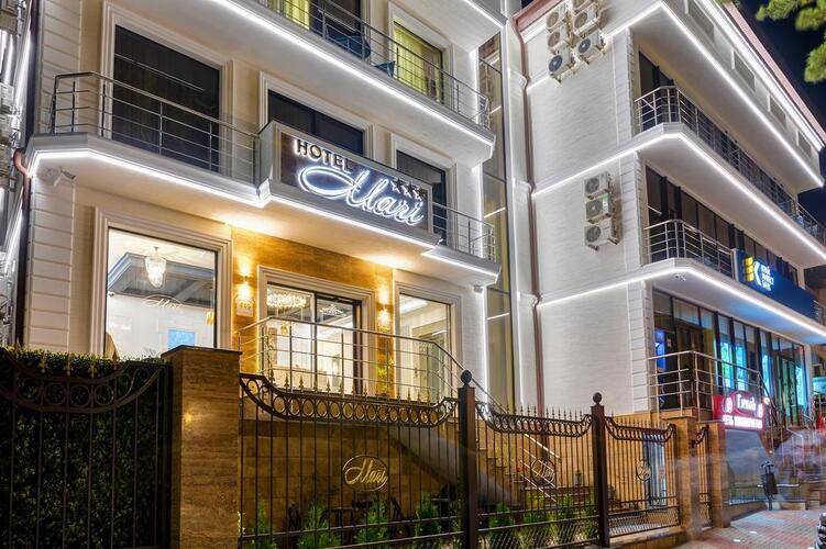 Мари Отель (Mari Hotel)