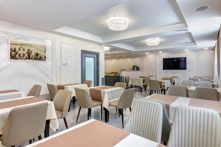 Мари Отель (Mari Hotel)