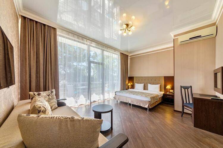 Мари Отель (Mari Hotel)
