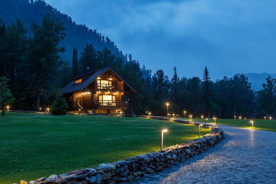 Алтай Вилладж Телецкое (Altay Village Teletskoe) 5* (Артыбаш, Россия), забронировать тур в отель – цены 2024, отзывы, фото номеров, рейтинг отеля.