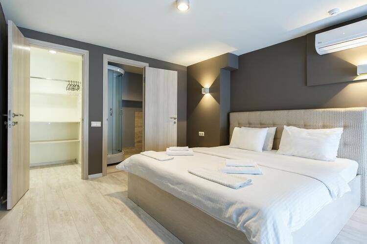 Center Plaza Apart Hotel