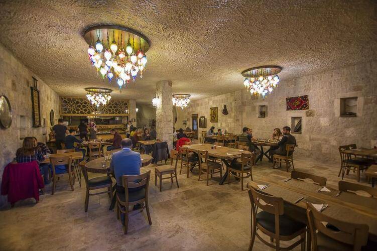 Hera Cave Suites