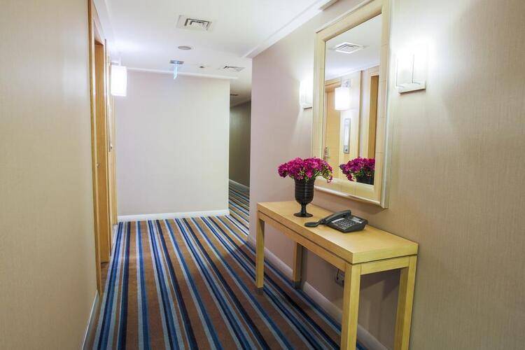 Housez Suites And Apartments
