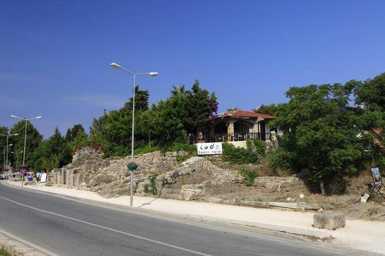 Leda Beach Hotel