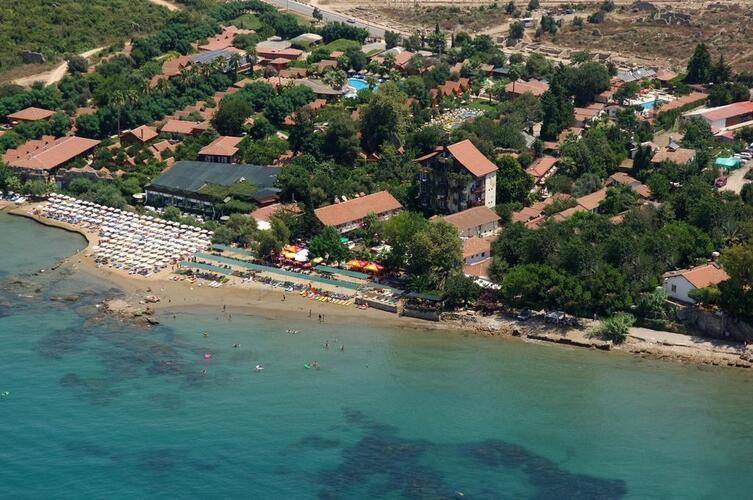 Leda Beach Hotel