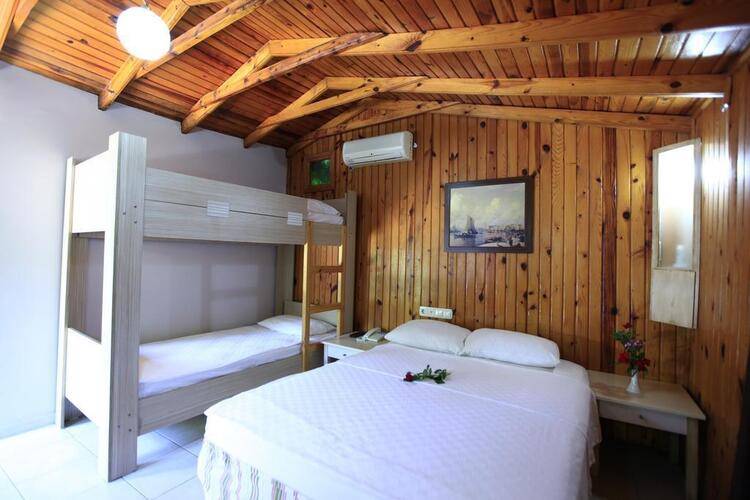 Leda Beach Hotel