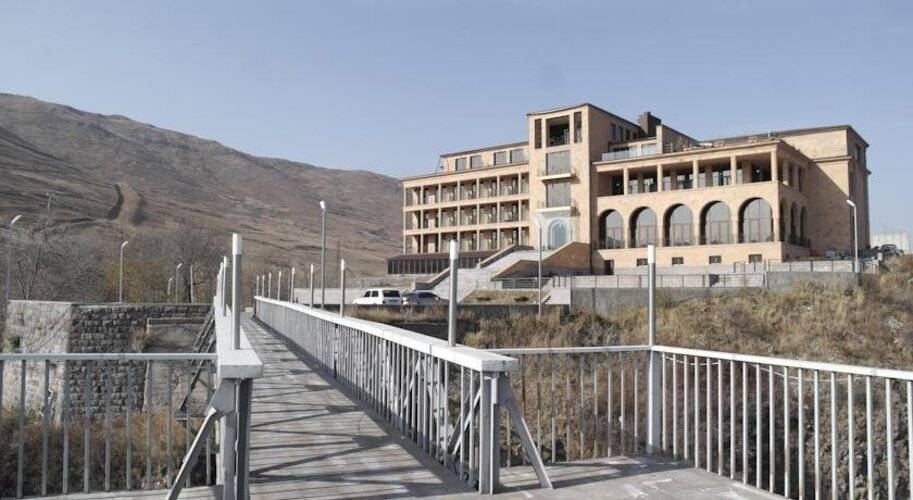 Akhtamar Hotel CJSC