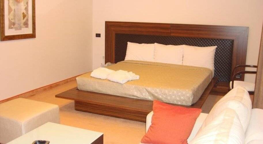 Akhtamar Hotel CJSC