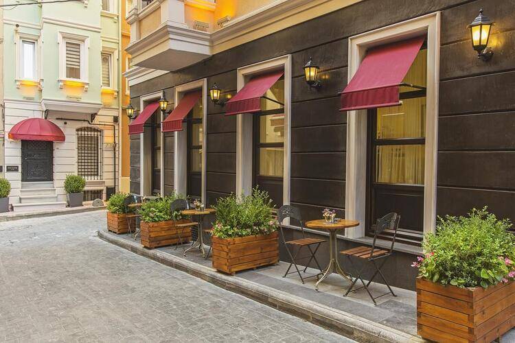 Meroddi Pera Hotel