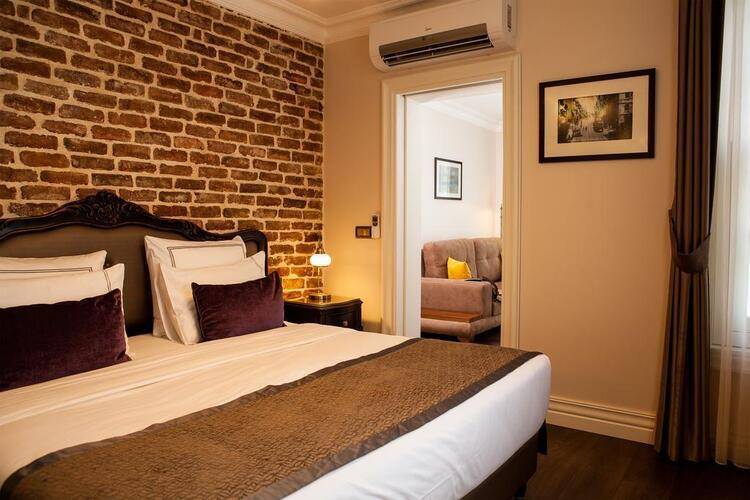 Meroddi Pera Hotel
