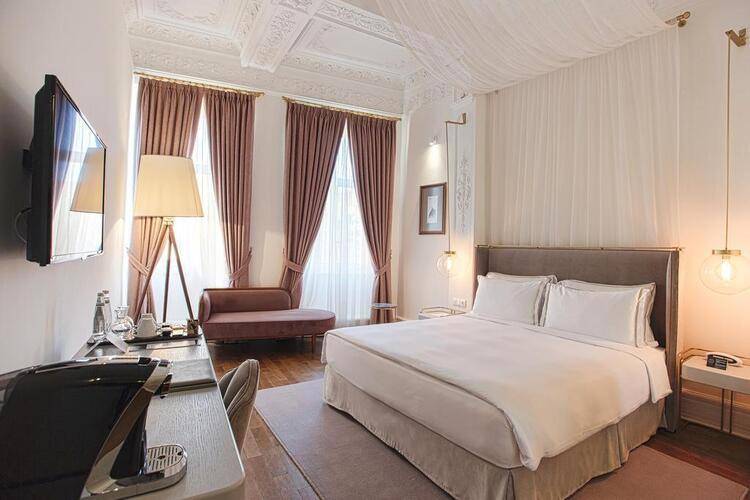 Mr Cas Hotels
