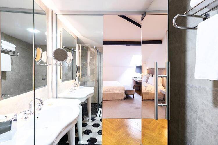 Mr Cas Hotels
