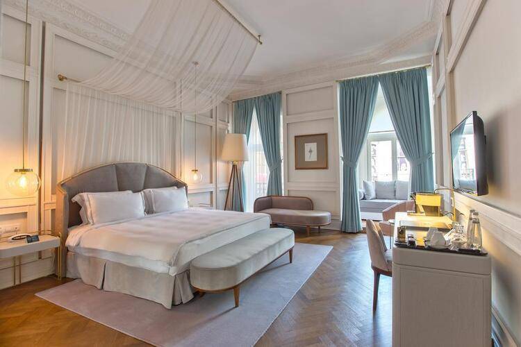 Mr Cas Hotels