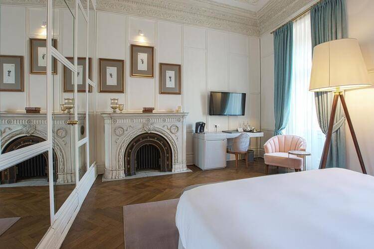 Mr Cas Hotels
