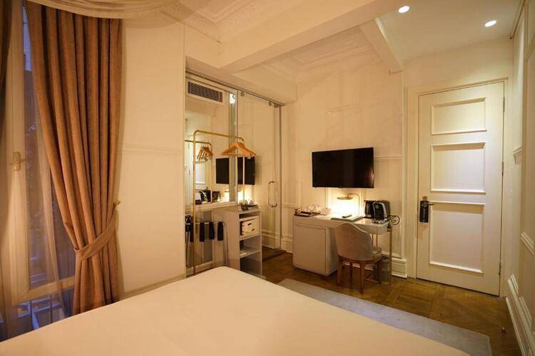 Mr Cas Hotels